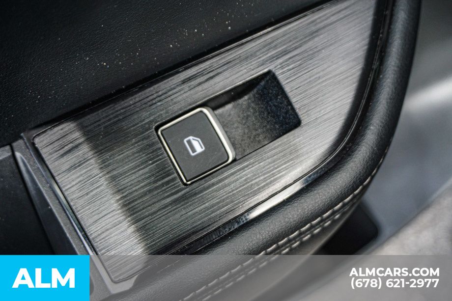Used 2026 Black Nissan SL image 51