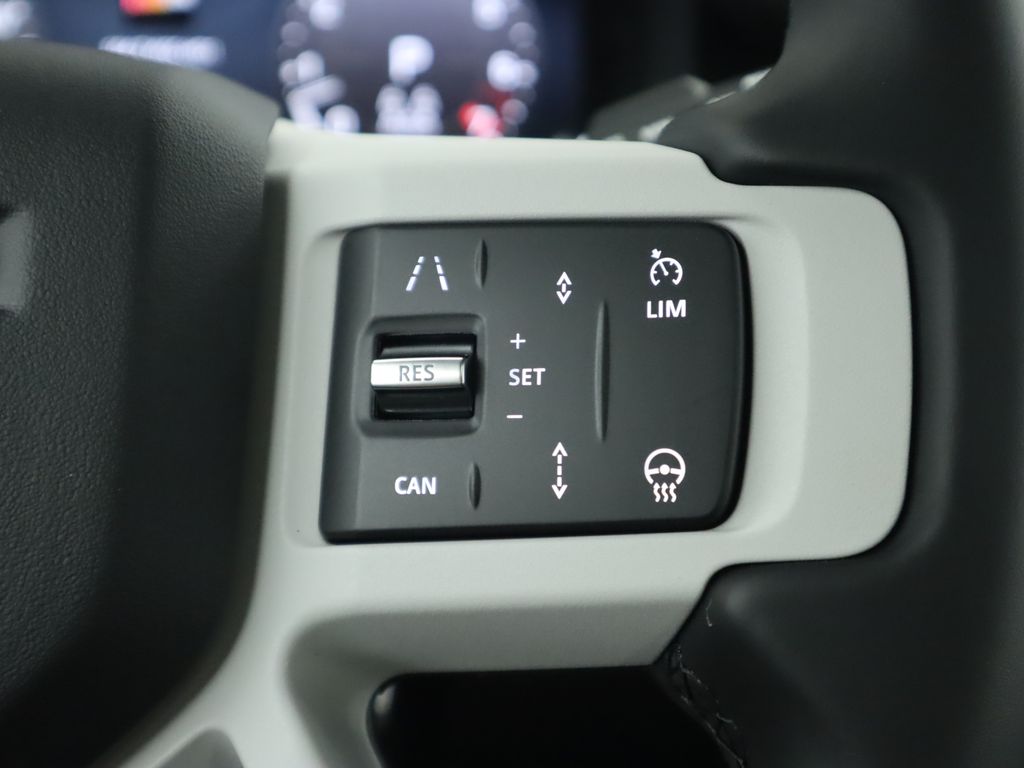 Thumbnail: 2025 Land Rover Defender - 13