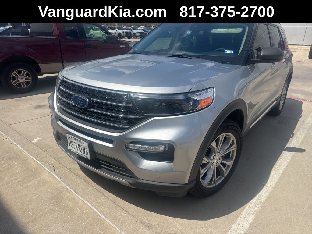 Silver Metallic 2021 Ford Explorer XLT RWD SUV / Crossover Rear-Wheel Drive Automatic