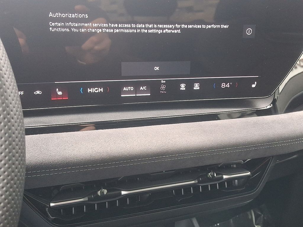 Thumbnail: 2025 Audi SQ6 e-tron - 16