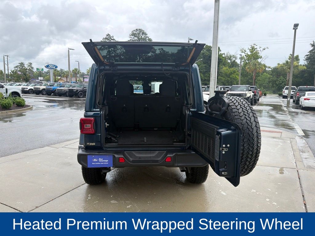 2025 Jeep Wrangler 4-Door Sahara 4x4