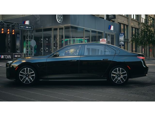 Thumbnail: 2026 BMW 7 Series - 4