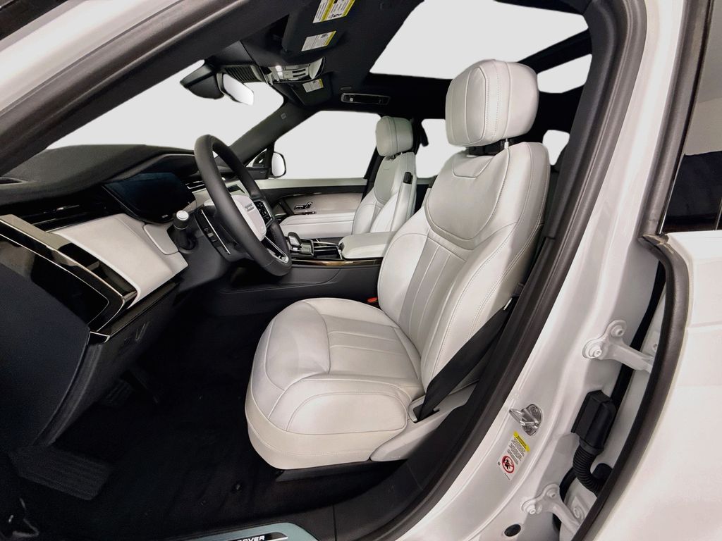 Thumbnail: 2026 Land Rover Range Rover Sport - 20