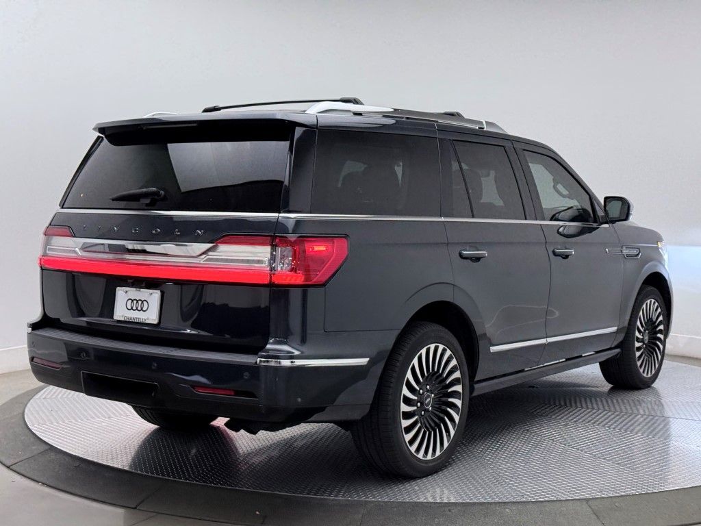 Thumbnail: 2021 Lincoln Navigator - 12
