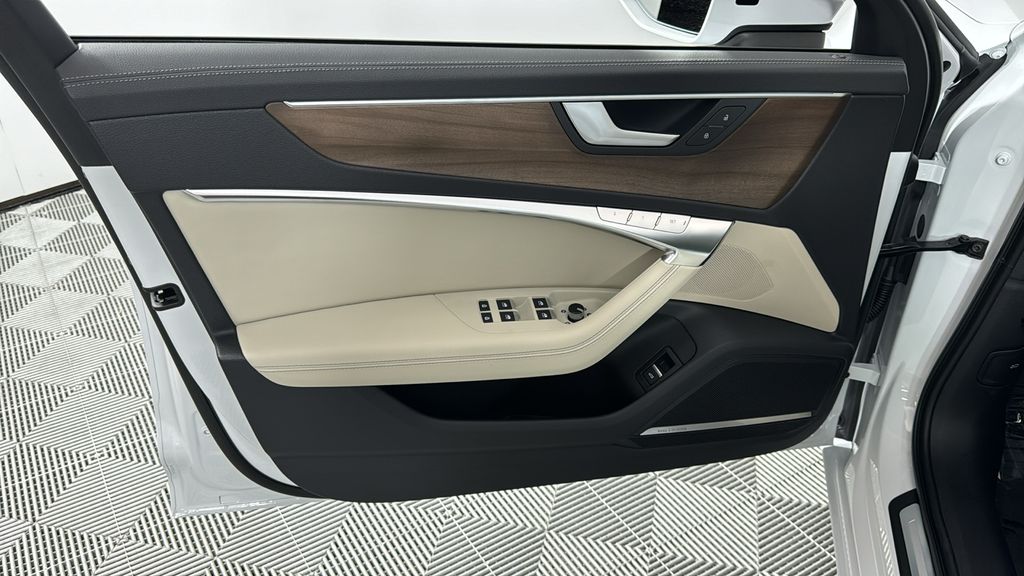 2025 Audi A6  26