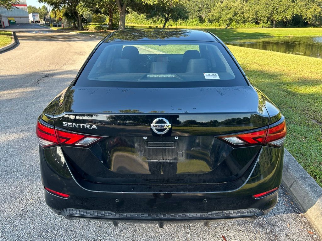Thumbnail: 2020 Nissan Sentra - 4