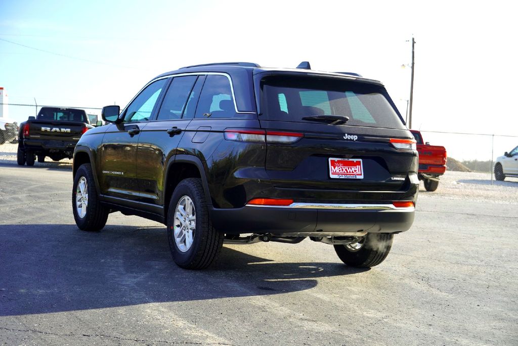 New Car 2025 Jeep Grand Cherokee  Laredo For Sale Under $35,000 In Taylor, Texas
