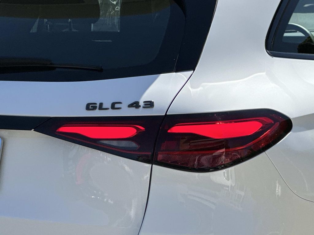 Thumbnail: 2025 Mercedes-Benz GLC - 13