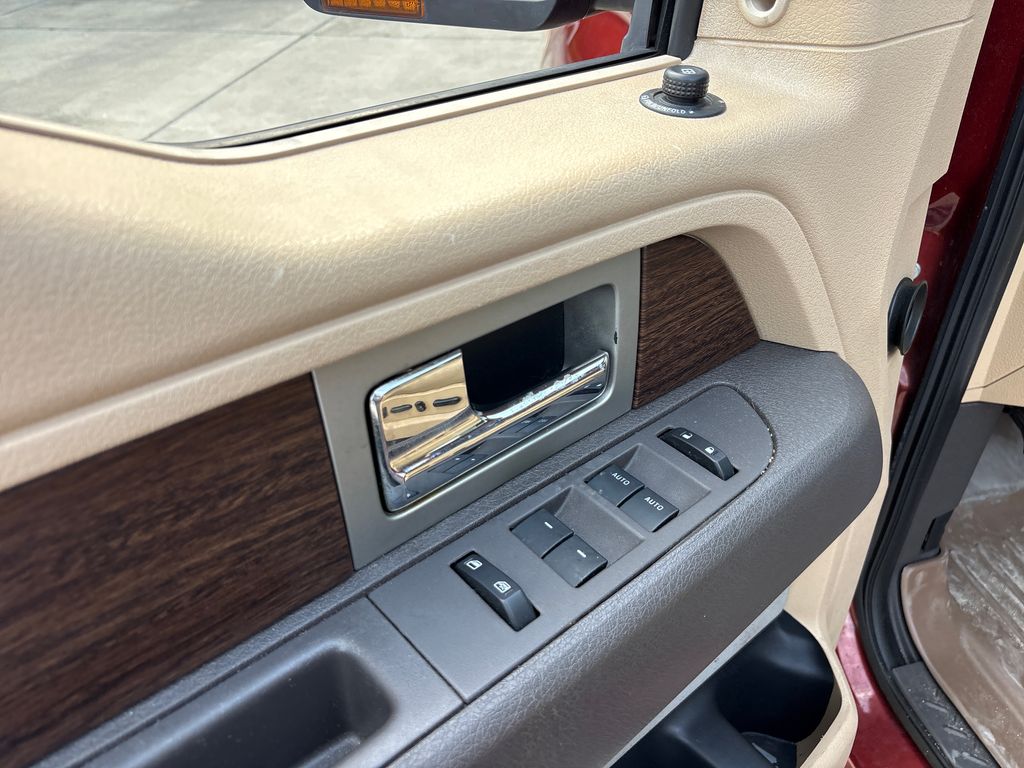 Used 2014 Beige Ford Lariat image 18