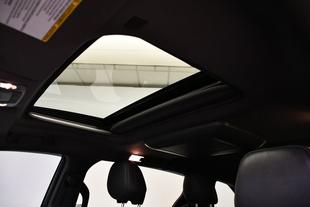2023 Toyota Sienna XSE 14