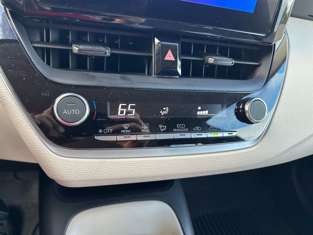 Thumbnail: 2025 Toyota Corolla - 25