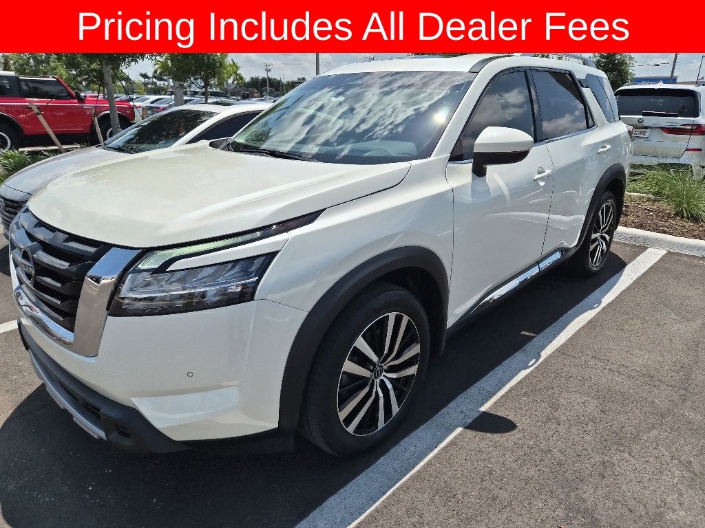 2024 Nissan Pathfinder Platinum 4WD's photo
