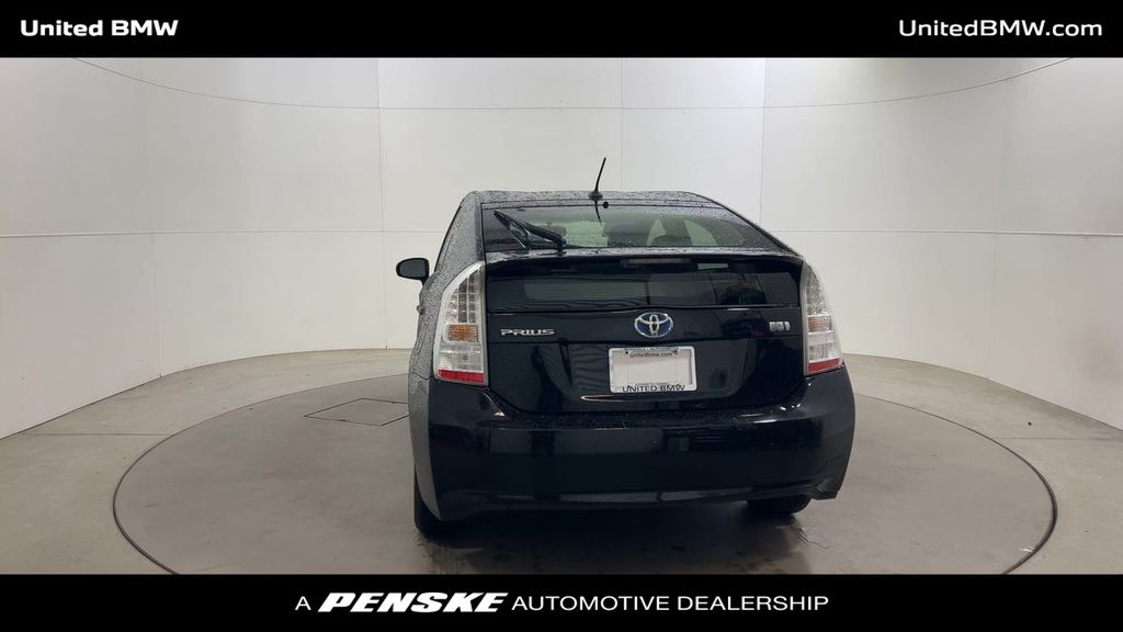 2011 Toyota Prius  7