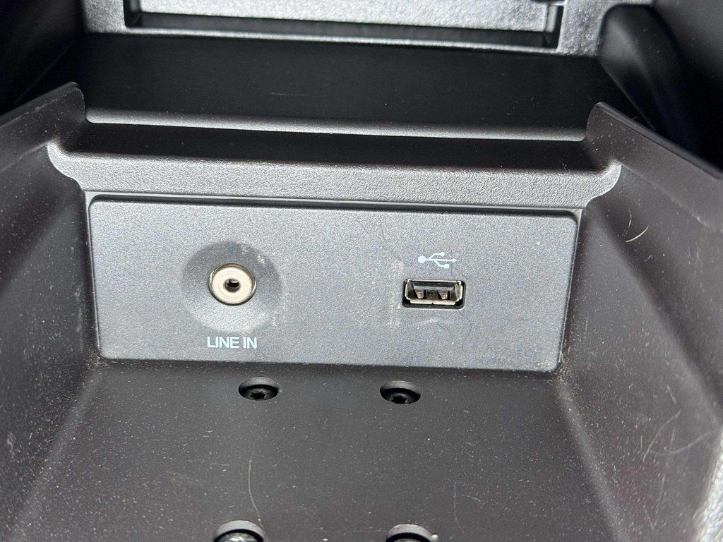 Used 2014 Tuxedo Black Metallic Ford SE image 12