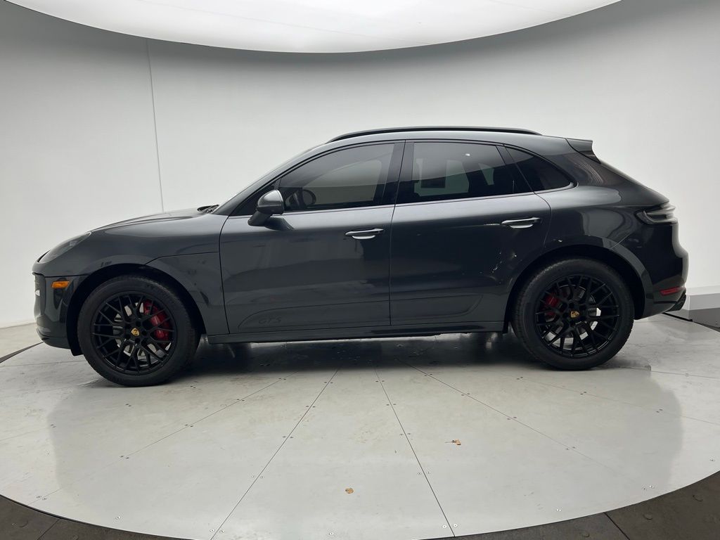 Thumbnail: 2021 Porsche Macan - 2