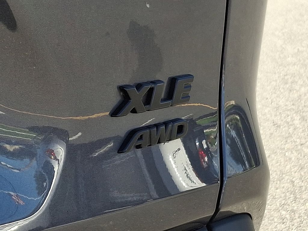 Thumbnail: 2023 Toyota RAV4 - 31