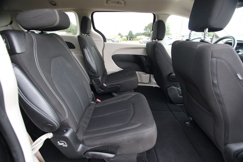 Used 2022 Chrysler Voyager Van