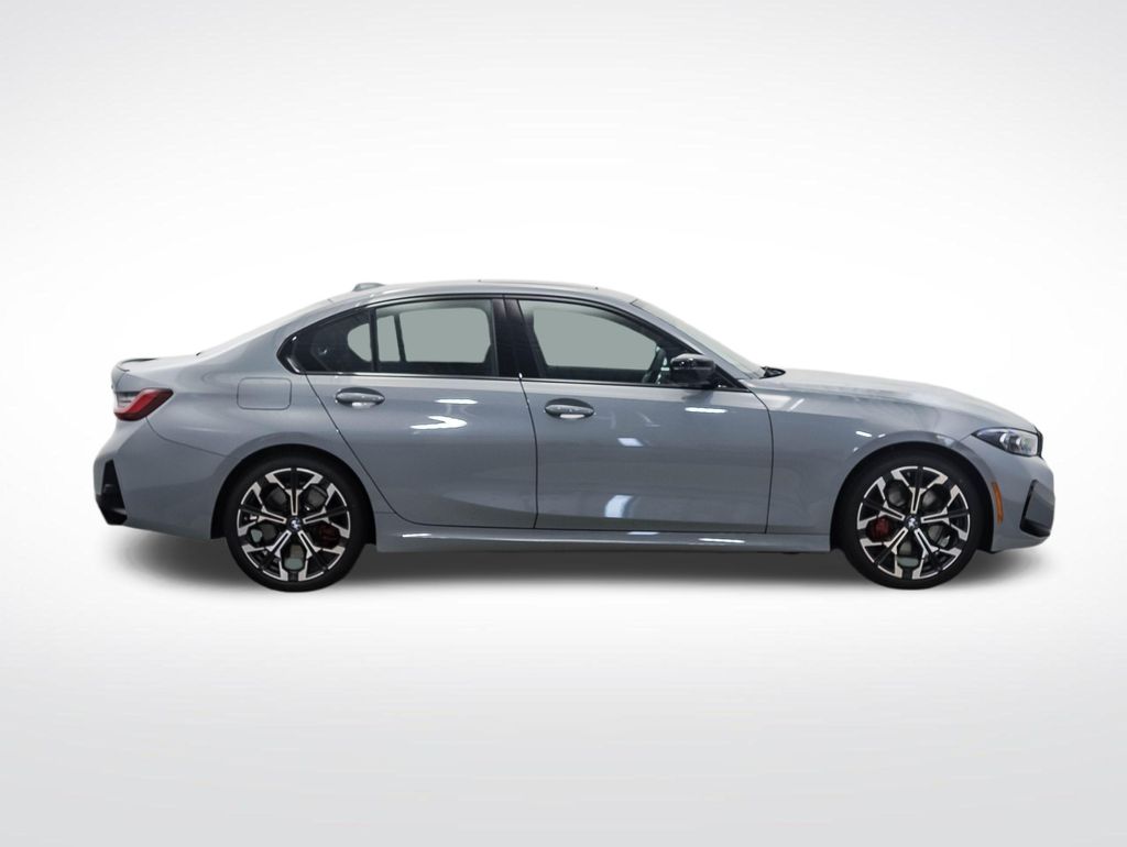 Thumbnail: 2026 BMW 3 Series - 6