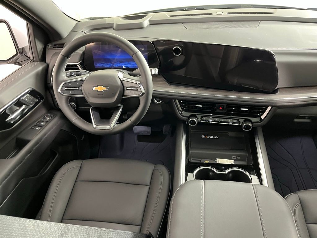 2025 Chevrolet Suburban LT 15