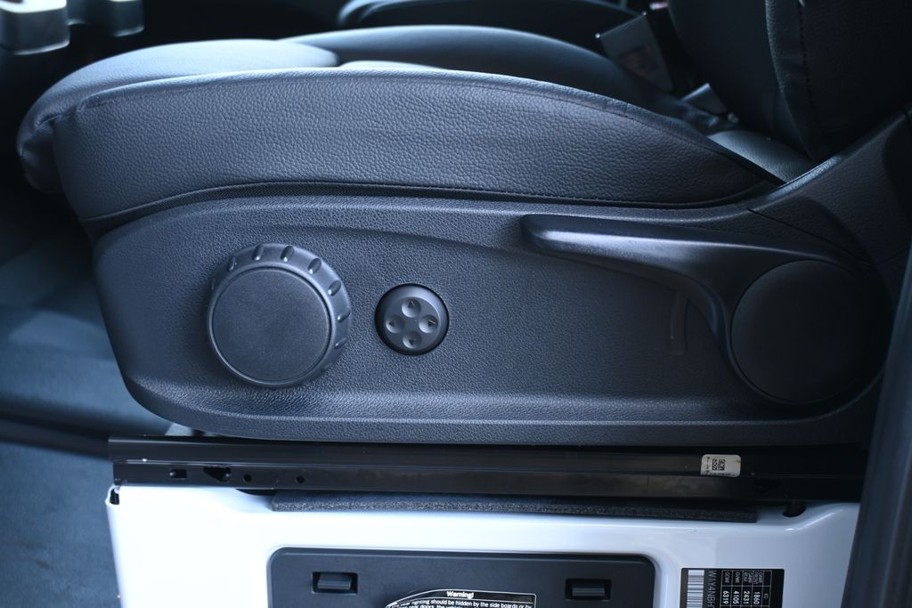 Thumbnail: 2025 Mercedes-Benz Sprinter - 16