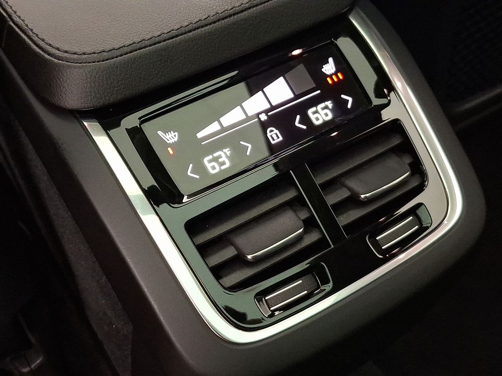 Thumbnail: 2021 Volvo XC90 - 11