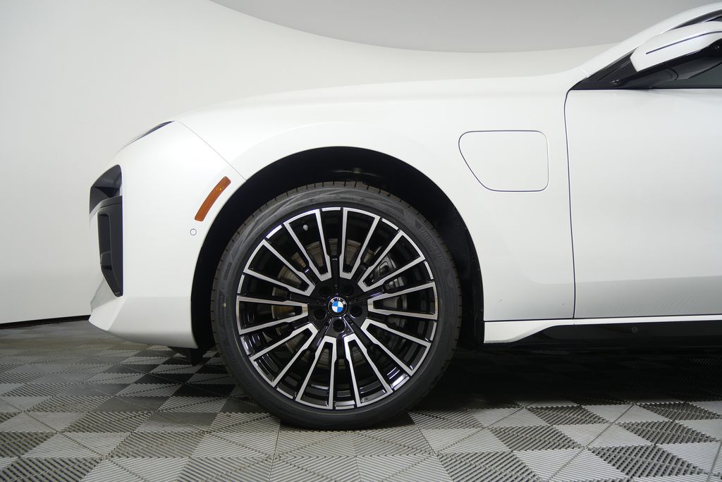 Thumbnail: 2026 BMW 7 Series - 7