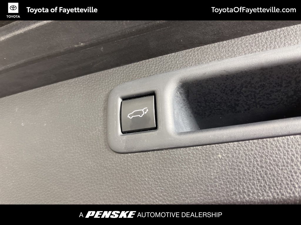 Thumbnail: 2021 Toyota Highlander - 13