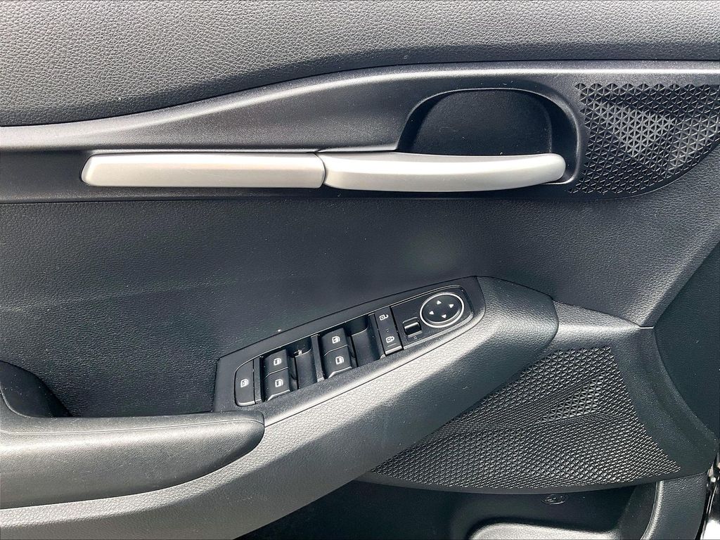 2023 Kia Seltos — photo 35