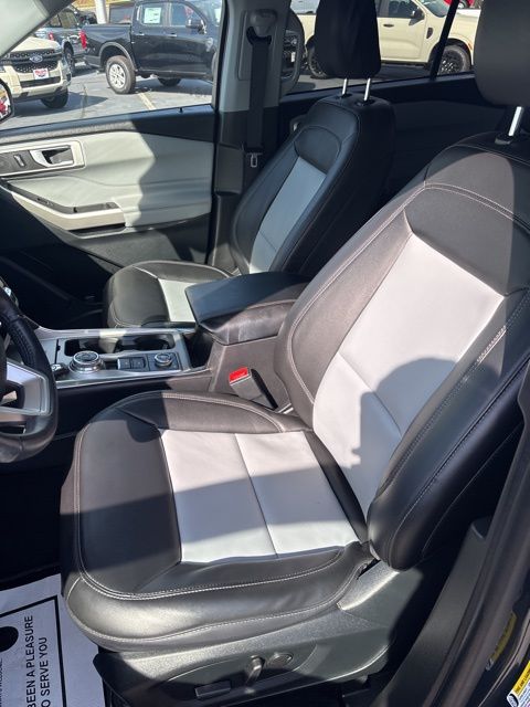 FordExplorer19