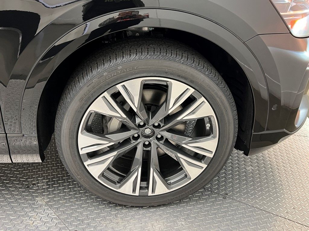 Thumbnail: 2026 Audi Q8 - 13