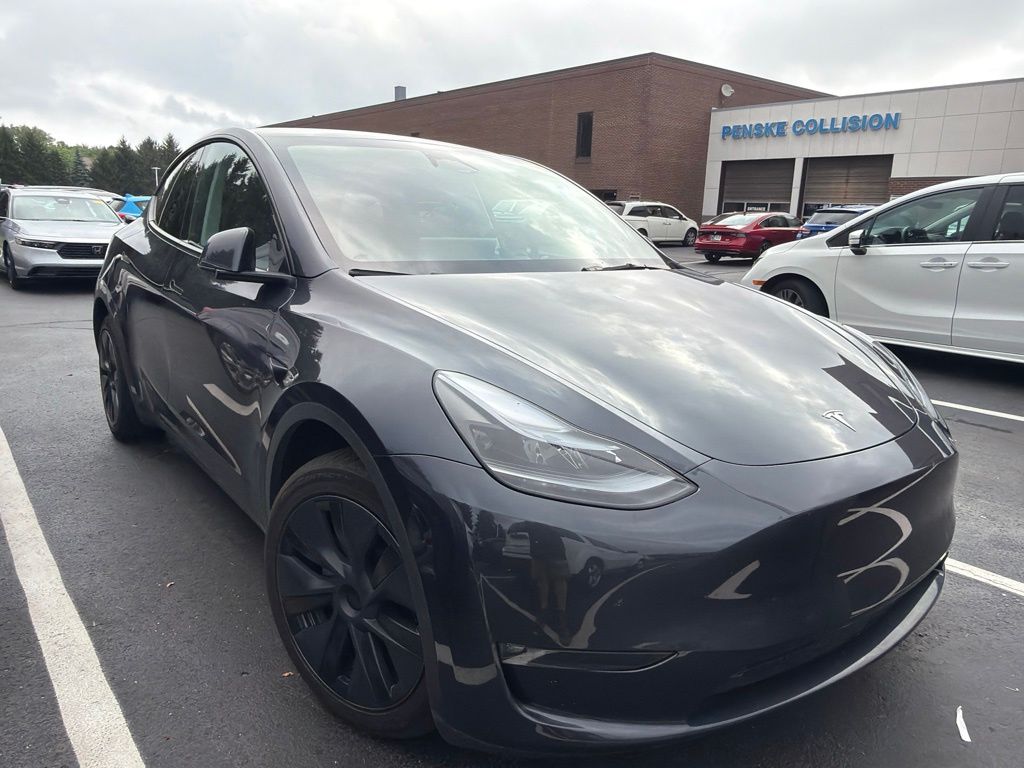 Thumbnail: 2025 Tesla Model Y - 4