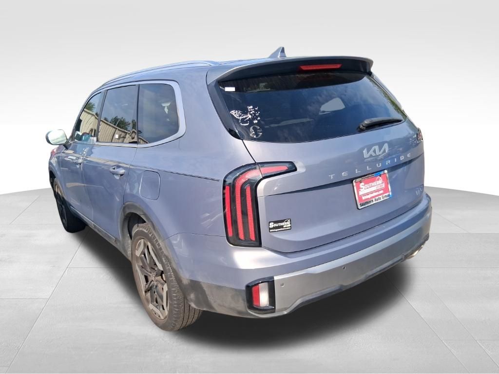 Certified Used 2023 Silver Kia EX image 4