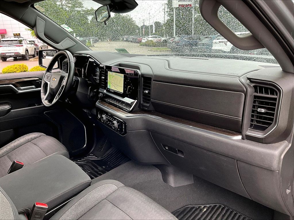 2023 Chevrolet Silverado 1500 — photo 14