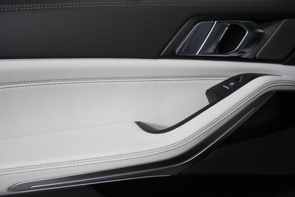 Thumbnail: 2026 BMW X5 - 13