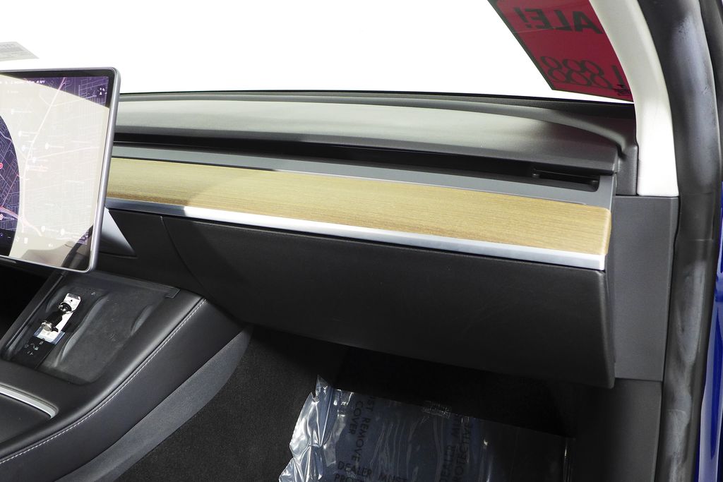 Thumbnail: 2022 Tesla Model 3 - 14