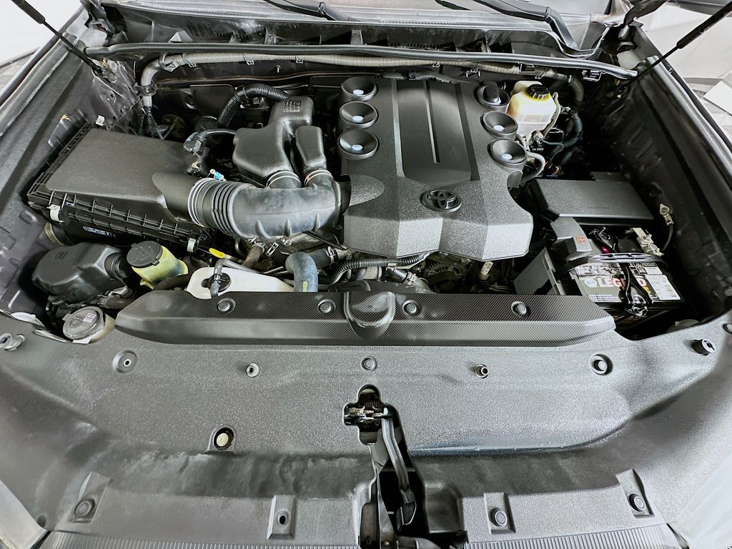 Thumbnail: 2015 Toyota 4Runner - 30