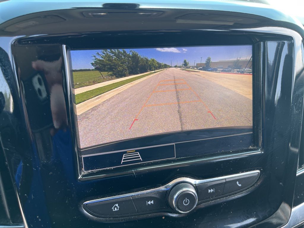 2020 Chevrolet Traverse LS 23