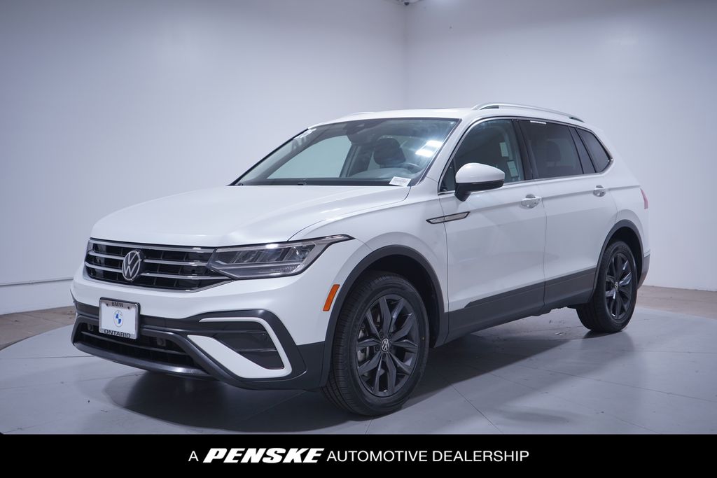 Opal White 2023 Volkswagen Tiguan SE FWD SUV / Crossover Front-Wheel Drive 8-Speed Automatic