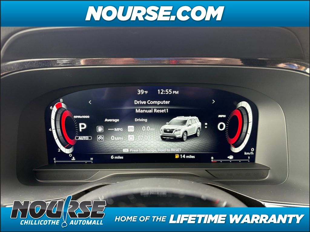 2025 Nissan Pathfinder Platinum photo
