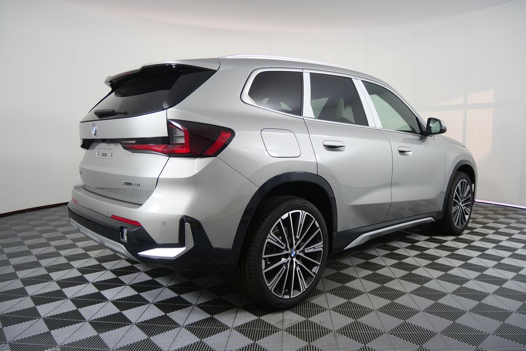 Thumbnail: 2026 BMW X1 - 3