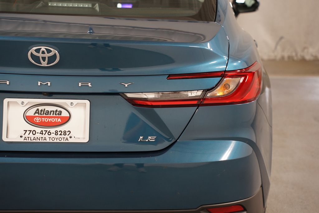 Thumbnail: 2025 Toyota Camry - 10
