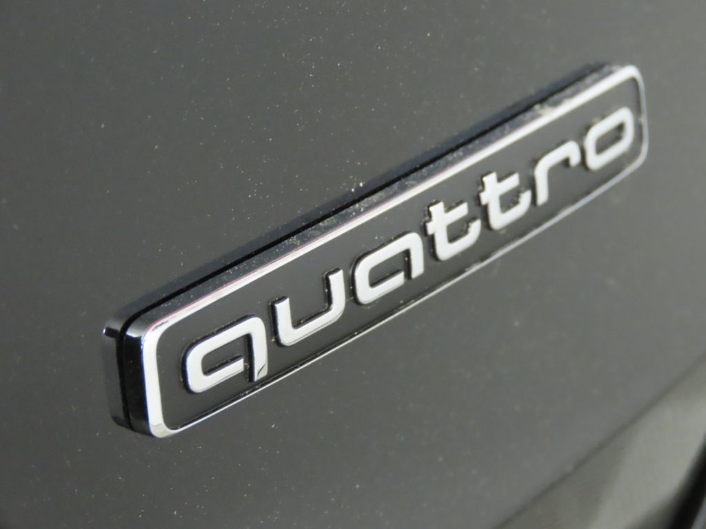 Thumbnail: 2025 Audi Q3 - 10