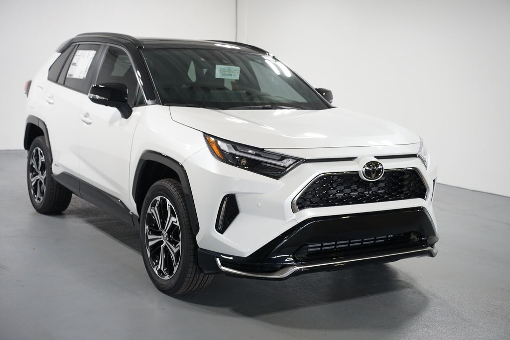 Thumbnail: 2025 Toyota RAV4 - 3