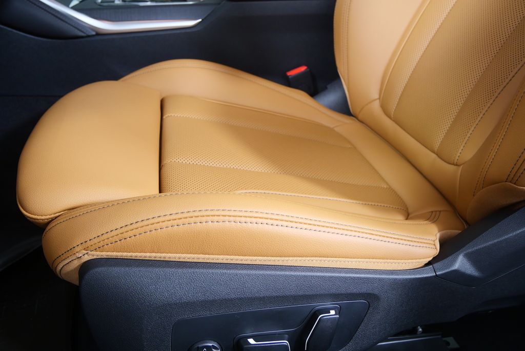 Thumbnail: 2026 BMW 4 Series - 11