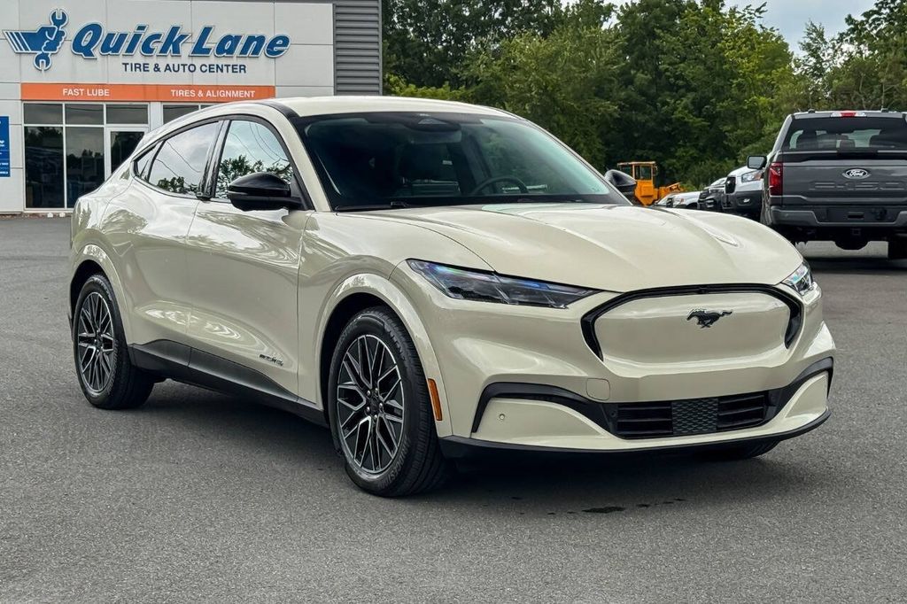 2025 Ford Mustang Mach-E Premium AWD
