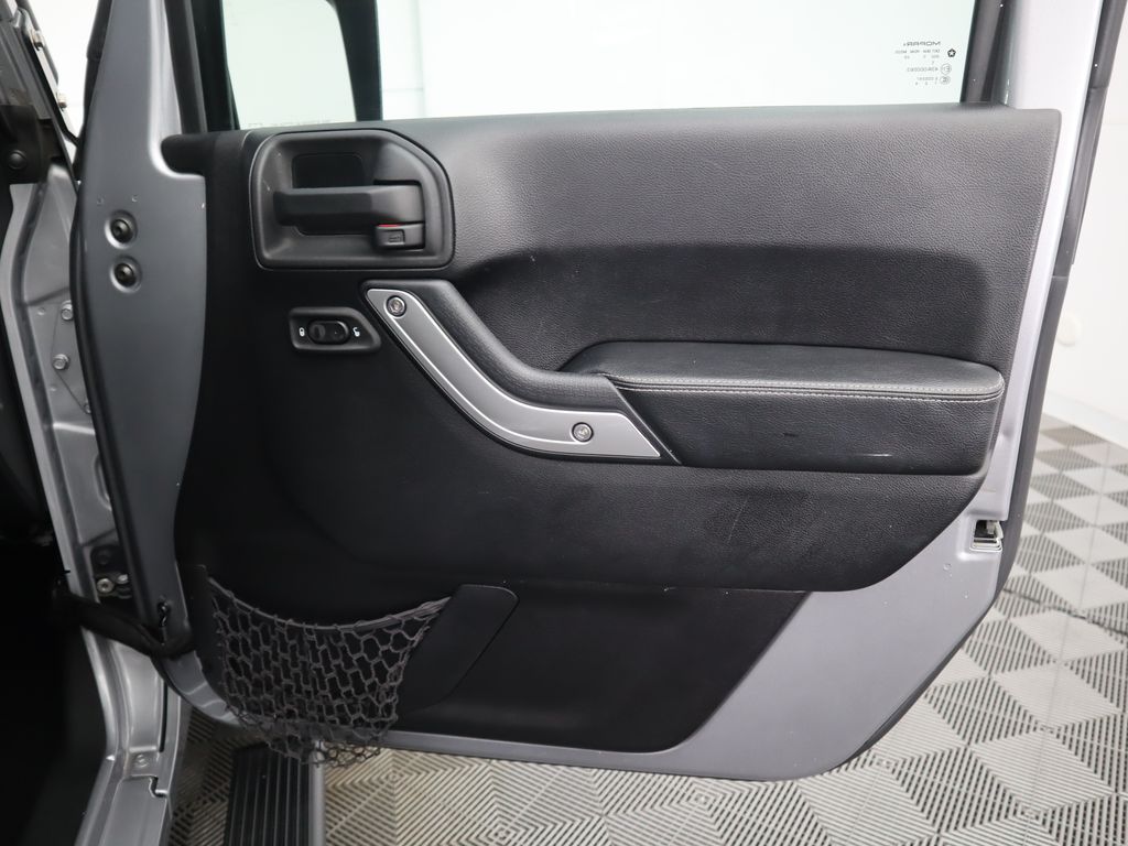 Thumbnail: 2015 Jeep Wrangler - 26