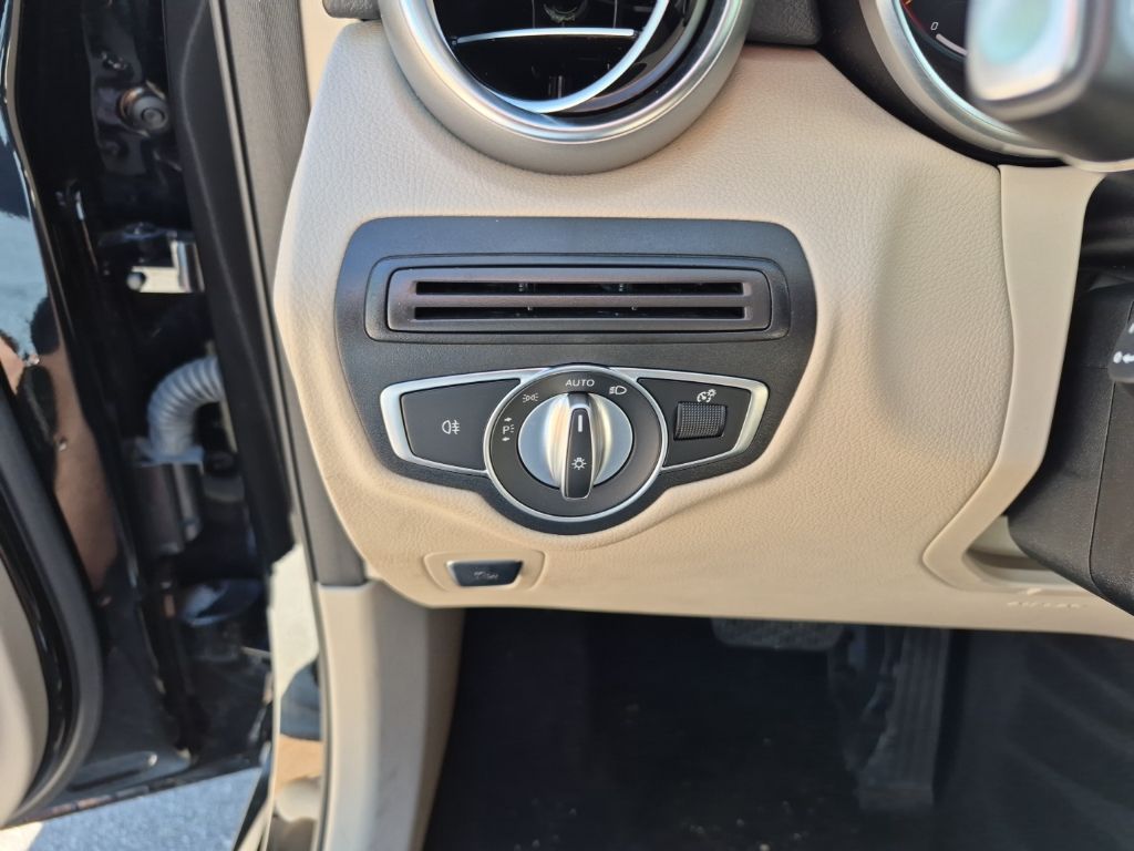 Used Car 2022 Mercedes-benz Glc  Glc 300 For Sale Under $35,000 In Austin, Texas