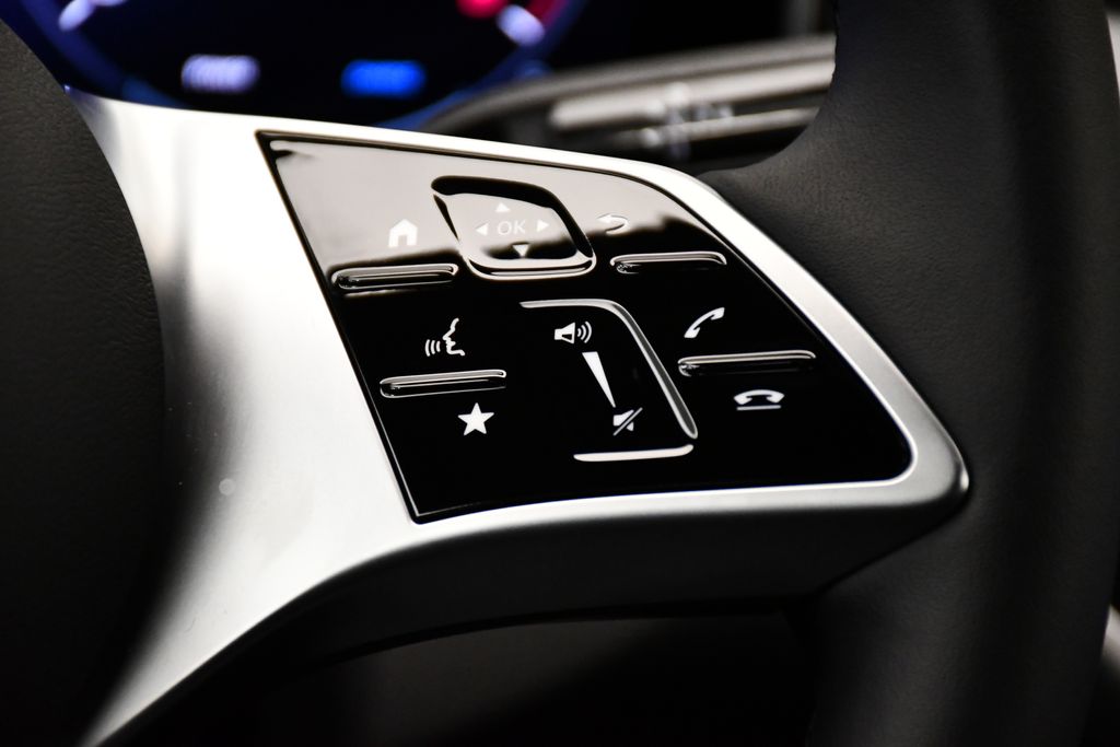 Thumbnail: 2025 Mercedes-Benz GLC - 23