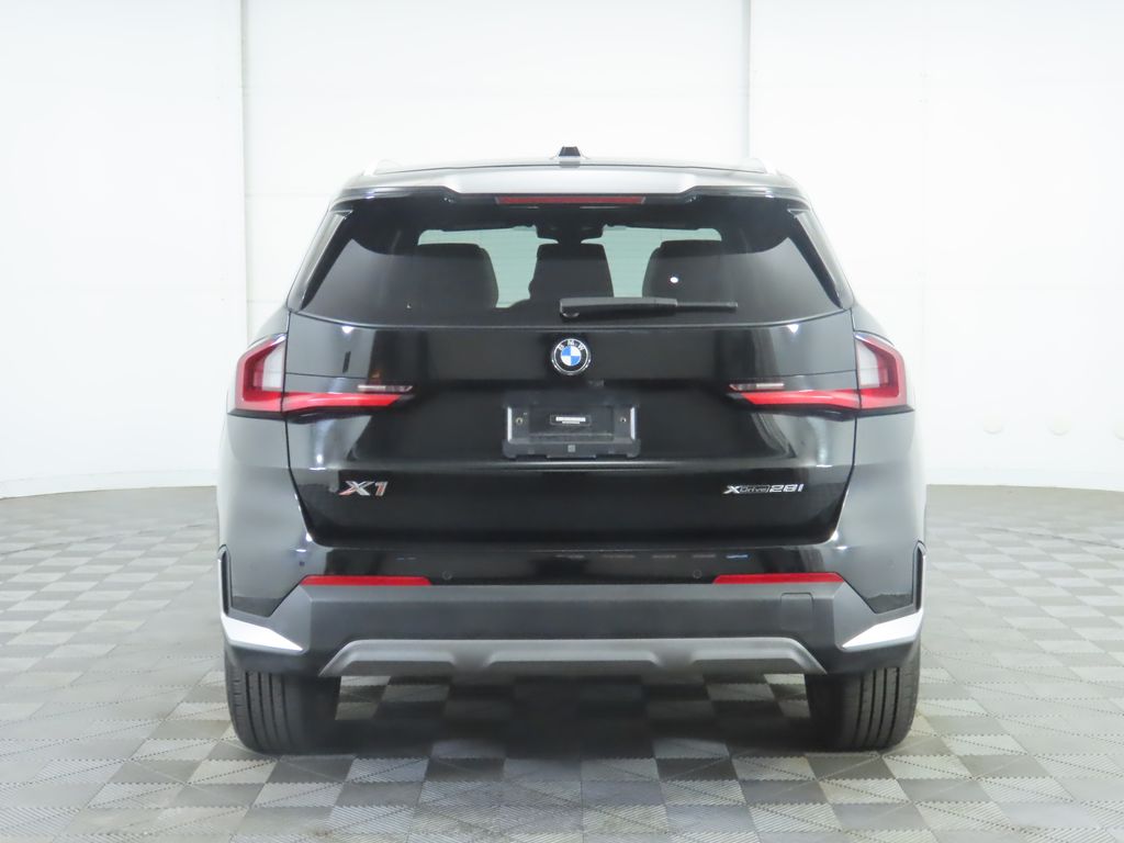 Thumbnail: 2023 BMW X1 - 6