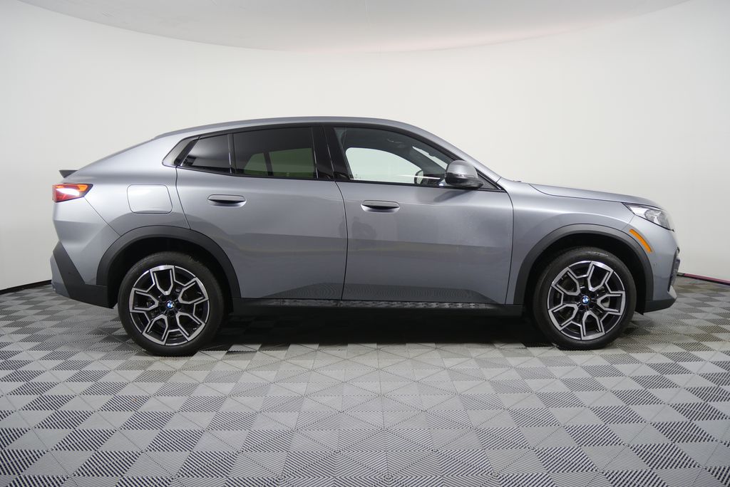 Thumbnail: 2025 BMW X2 - 2